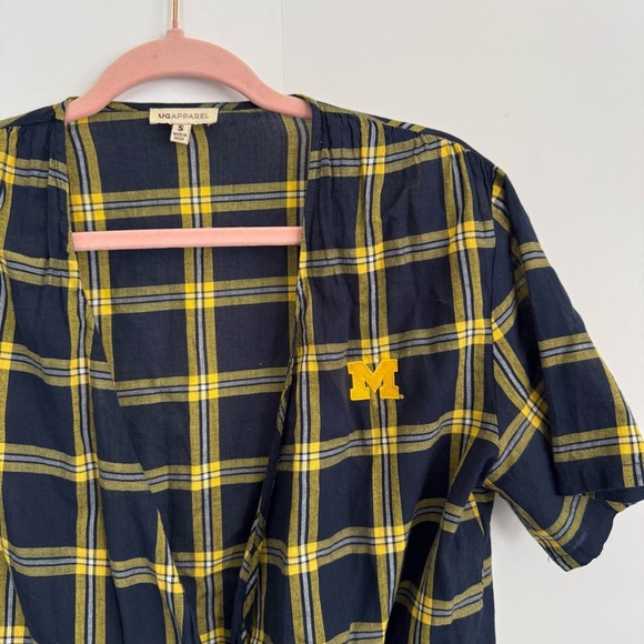 U of M Michigan Wolverines Maize Blue Yellow Navy Plaid Collegiate Top Blouse - Picture 2 of 7